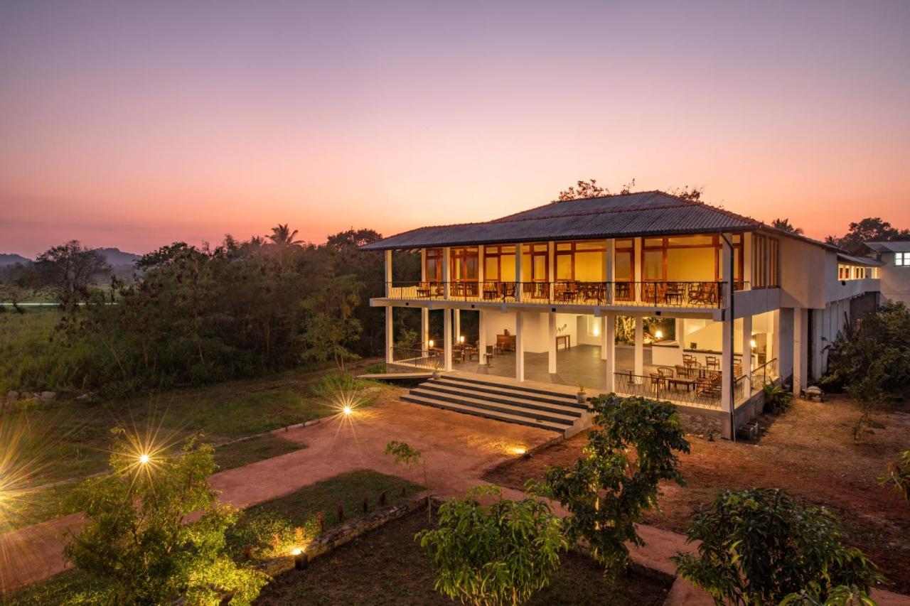 Ceylon Breeze Sigiriya Otel Dış mekan fotoğraf