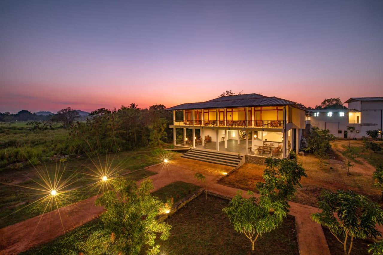 Ceylon Breeze Sigiriya Otel Dış mekan fotoğraf