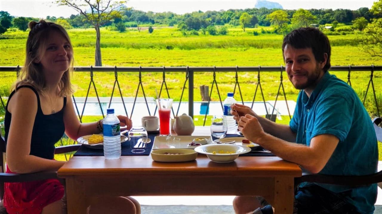 Ceylon Breeze Sigiriya Otel Dış mekan fotoğraf
